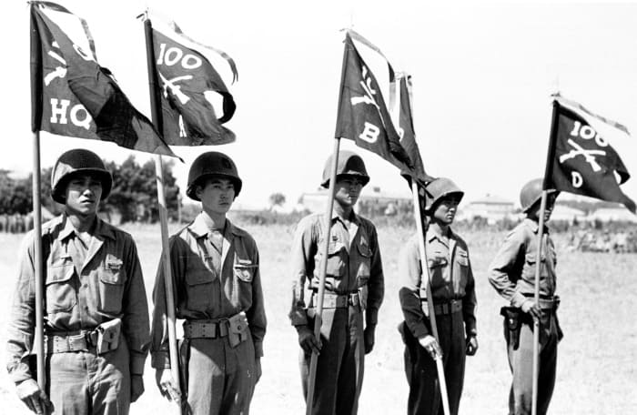 Členové 100. praporu